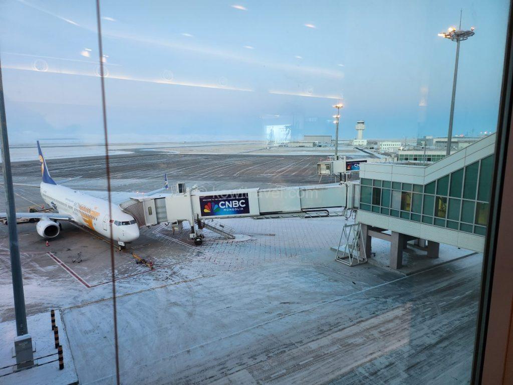 환승지인 몽골 울란바토르 국제공항. 새벽 4시. 바깥온도는 영하 36도.. 후덜덜