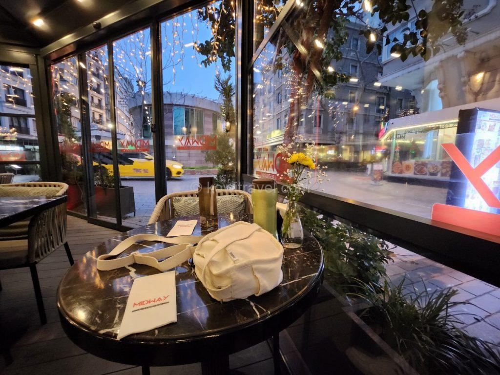 무료로 제공되는 호텔 레스토랑 내부