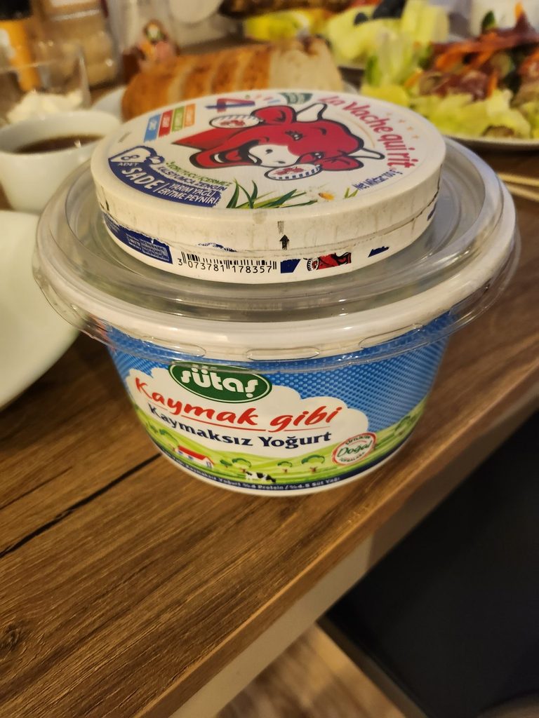 There are also a wide variety of Kaymak products. The brand in the photo was the most delicious one.